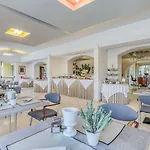Albatros Hotell
