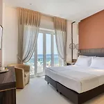 Albatros Hotell 4*