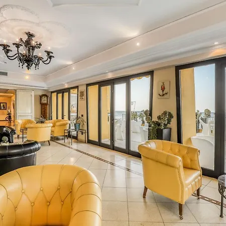Albatros Hotel 4*