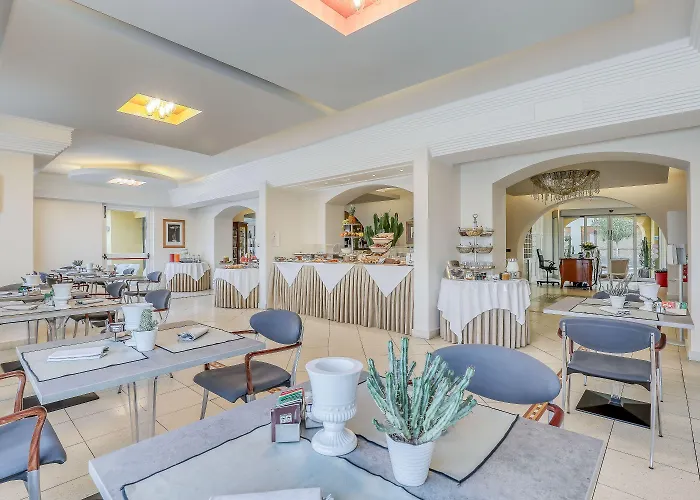 Albatros Hotel